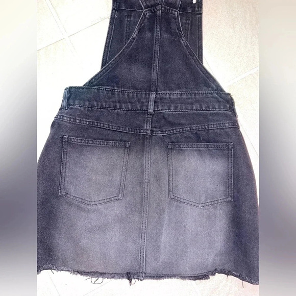 - LOVE TREE DENIM WASHED BLACK RAW HEM OVERALL DRESS SIZE SMALL - Picture 4 of 12